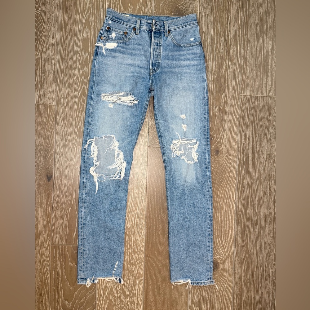 Levi’s 501 Premium W26 L32 Distressed Straight Leg Jeans Light Wash Raw Hem